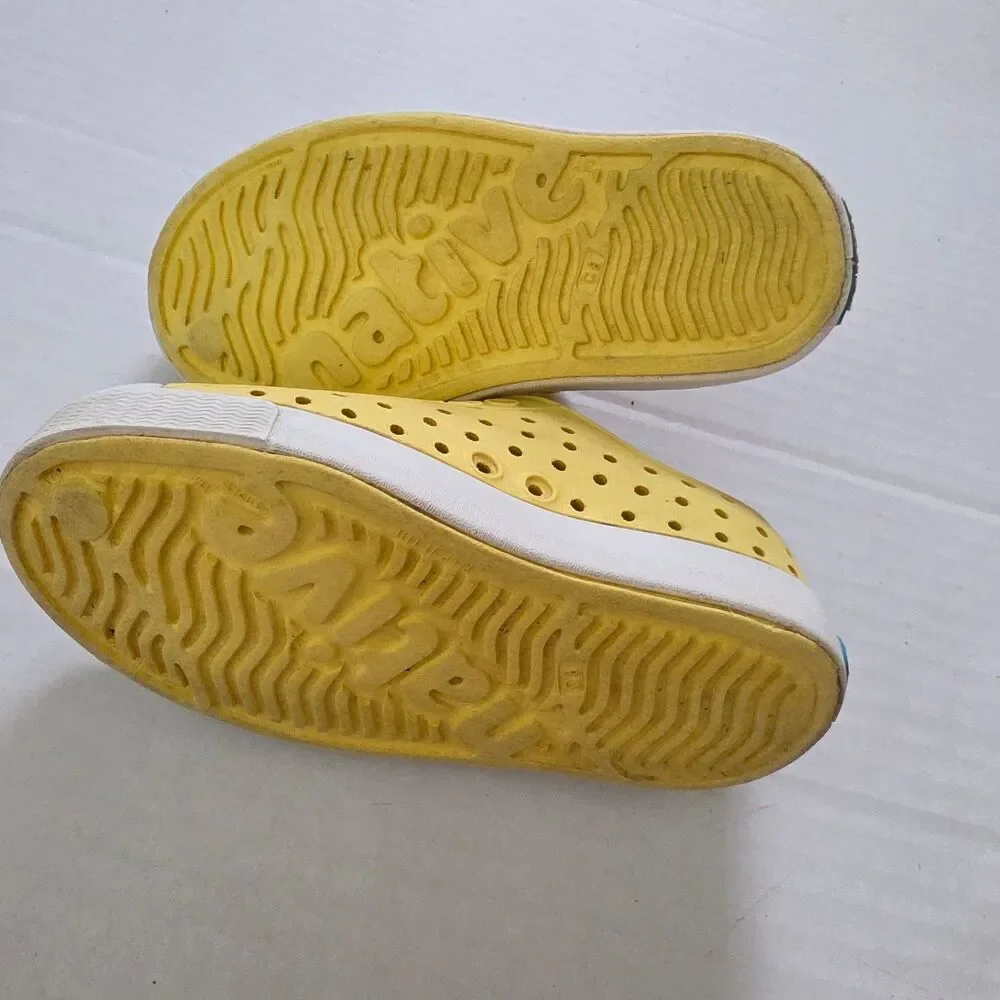 Native Jefferson Slip On Kids Water Shoes Yellow Size C8 Lightweight Comfortabl